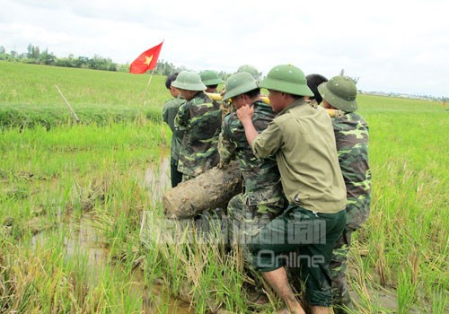 Công binh Việt Nam nỗ lực quét sạch 
